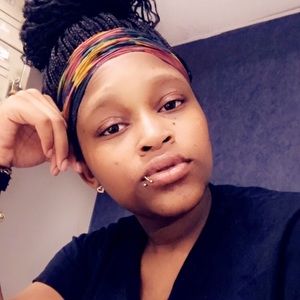 Meet your Posher, Desiree